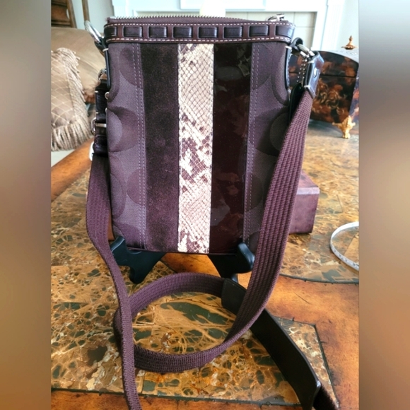 Dooney & Bourke Brown Crossbody Bag with Structured Design - Picture 1 of 8
